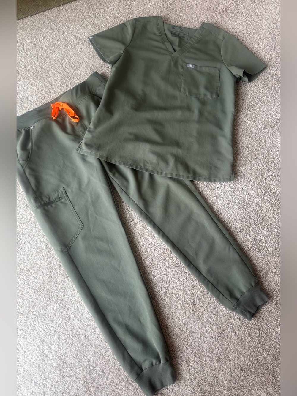 Figs Technical Collection 2 Piece Set Solid Green Color Joggers Scrub Top Small